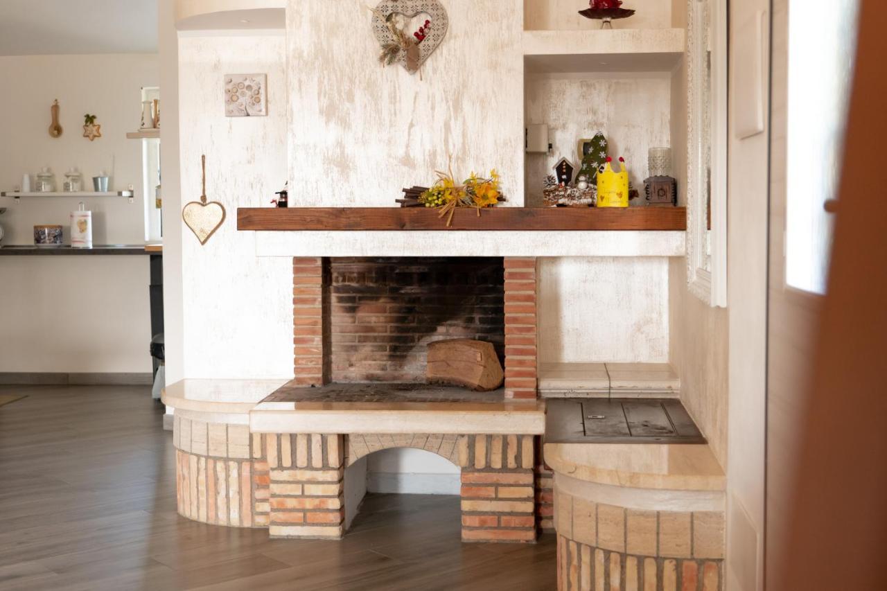 Agriturismo Casa Chiara Latina Eksteriør billede