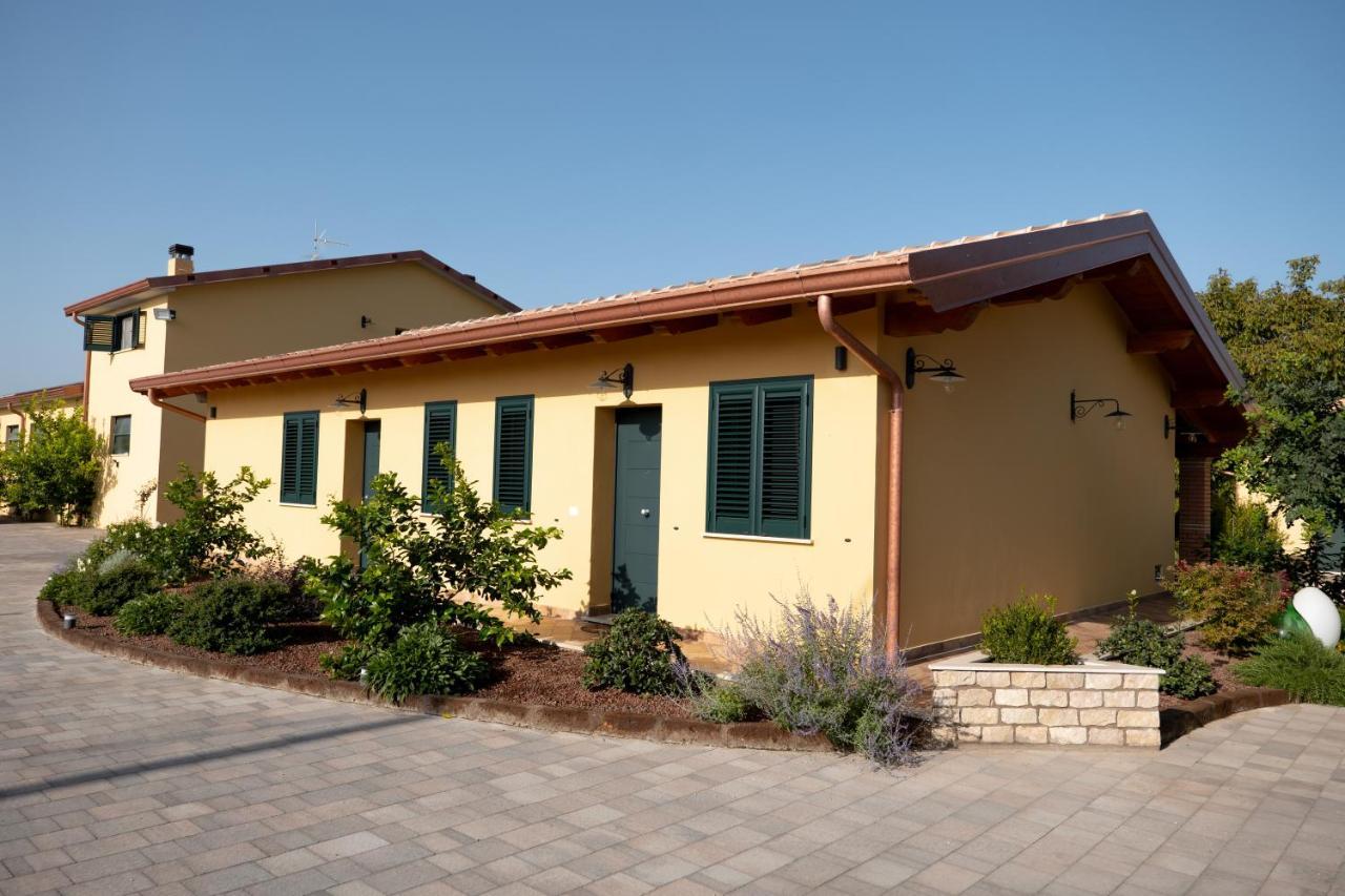 Agriturismo Casa Chiara Latina Eksteriør billede