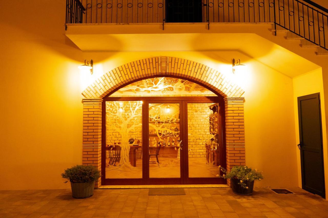 Agriturismo Casa Chiara Latina Eksteriør billede