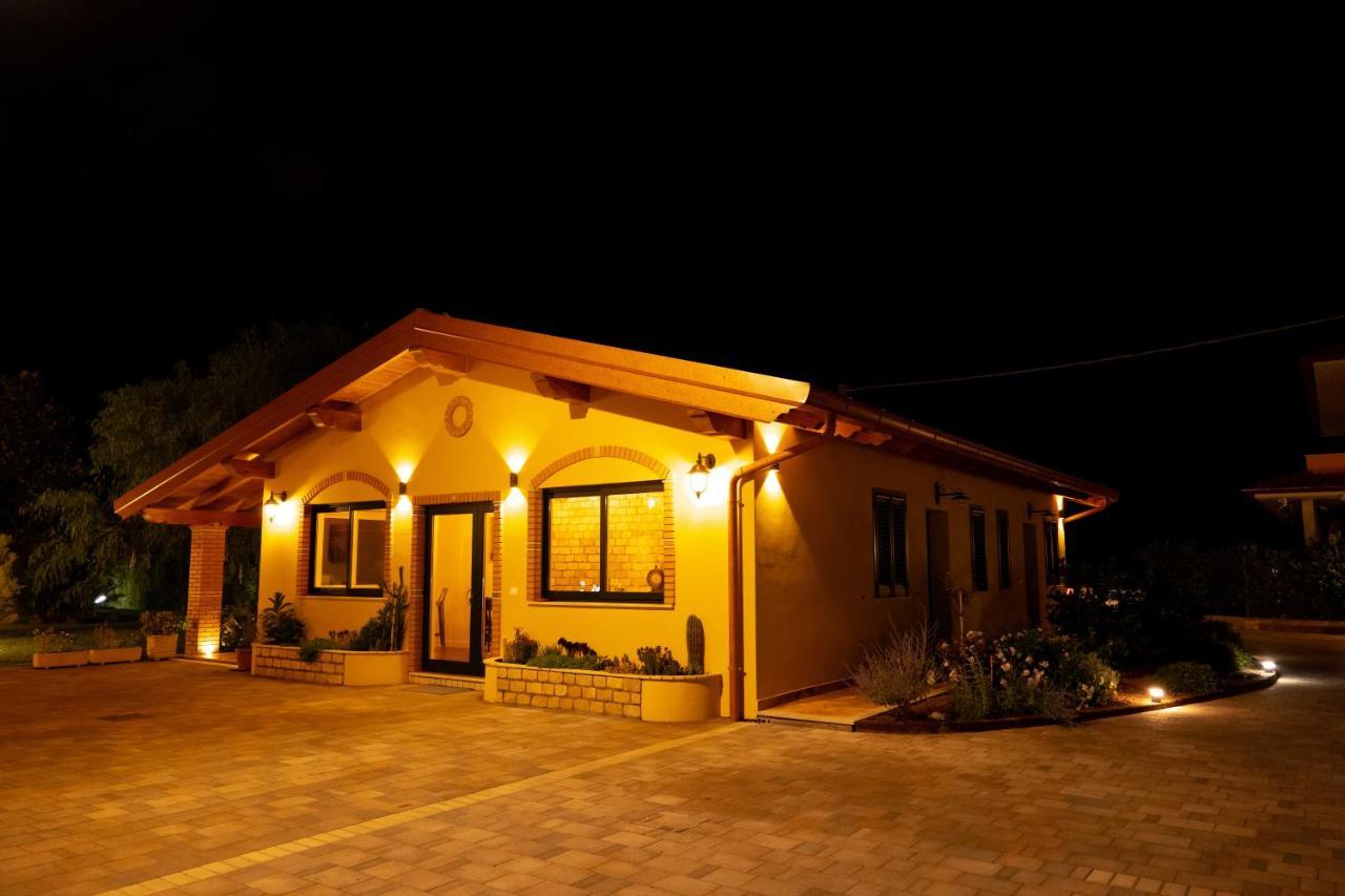 Agriturismo Casa Chiara Latina Eksteriør billede