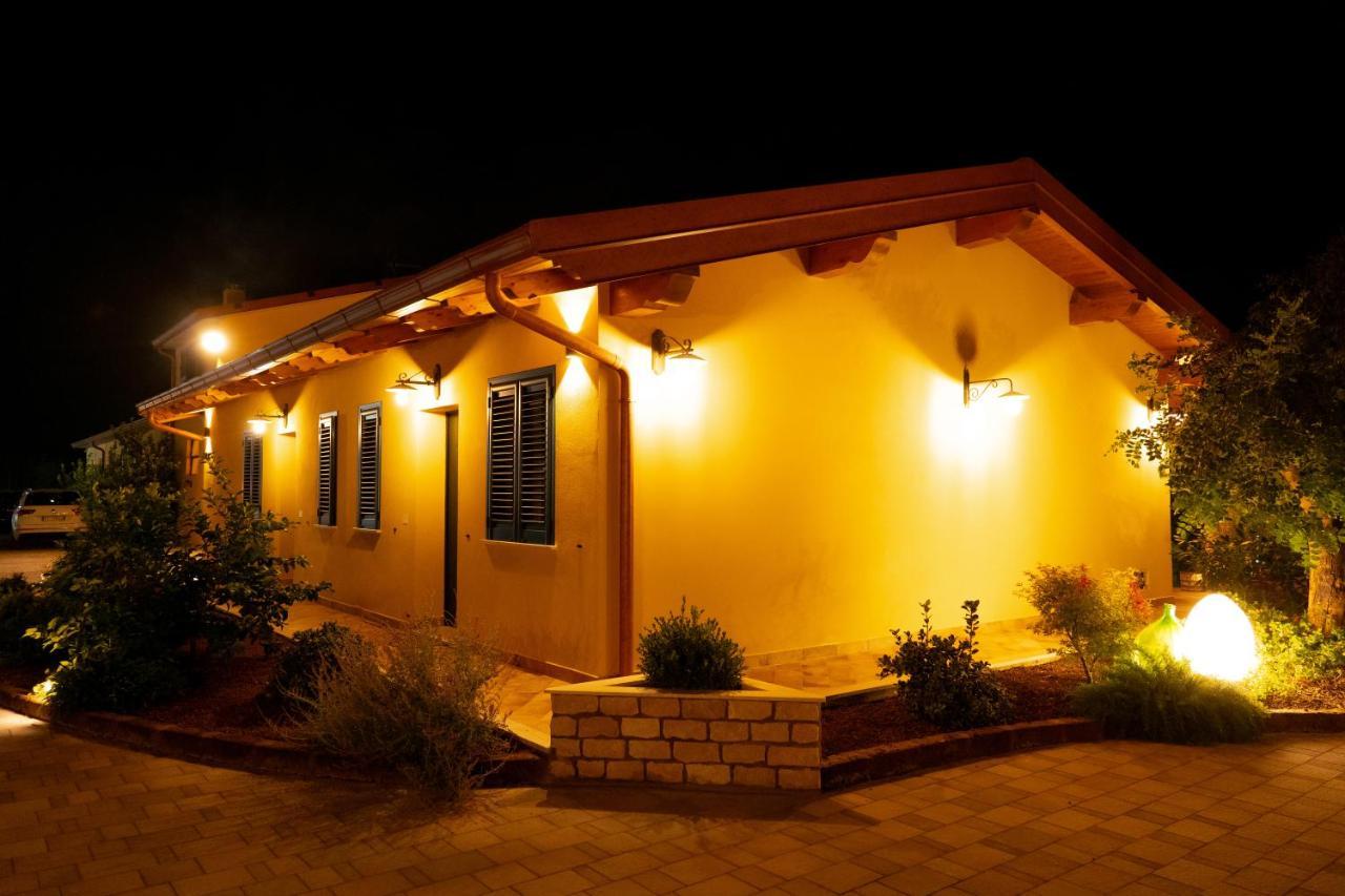 Agriturismo Casa Chiara Latina Eksteriør billede